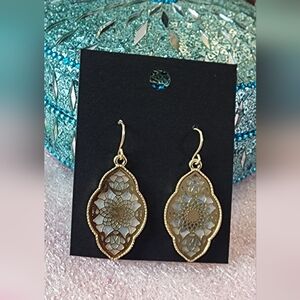 Mandala filigree earrings goldtone Back mother-of-pearl Ethereal Floral Drop Ear